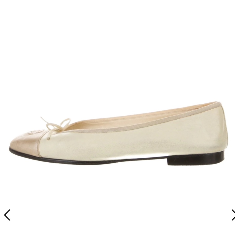 CHANEL Interlocking CC Logo Leather Ballet Flats - Picture 3 of 6